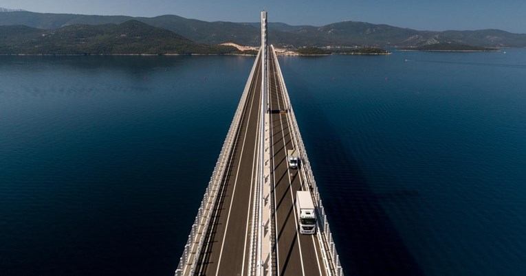 VIDEO Pogledajte spektakularnu snimku Pelješkog mosta iz zraka
