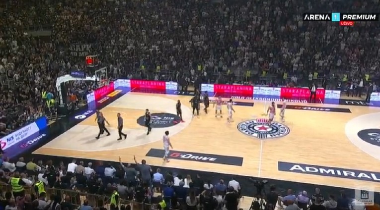 Skandal u finalu ABA lige u Beogradu. Suci prije kraja utakmice pobjegli s terena
