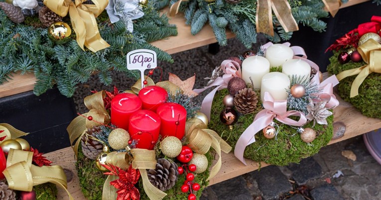 Pogledajte ponudu adventskih vijenaca na tržnicama i u cvjećarnicama u Zagrebu