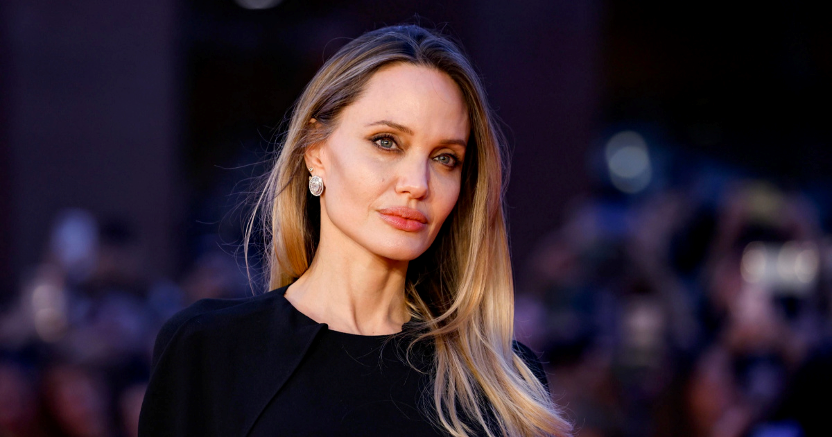 Angelina Jolie o ožiljcima mastektomije: "Zahvalna sam na njima"