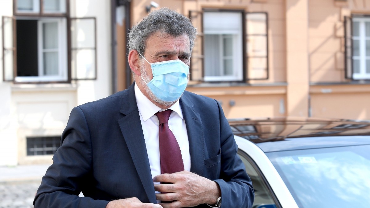 Fuchs se sastao s predstavnicima nastavničkih Facebook grupa