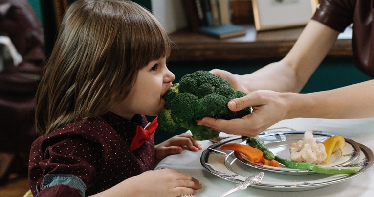 Je li sigurno dijete odgajati kao vegana ili vegetarijanca?