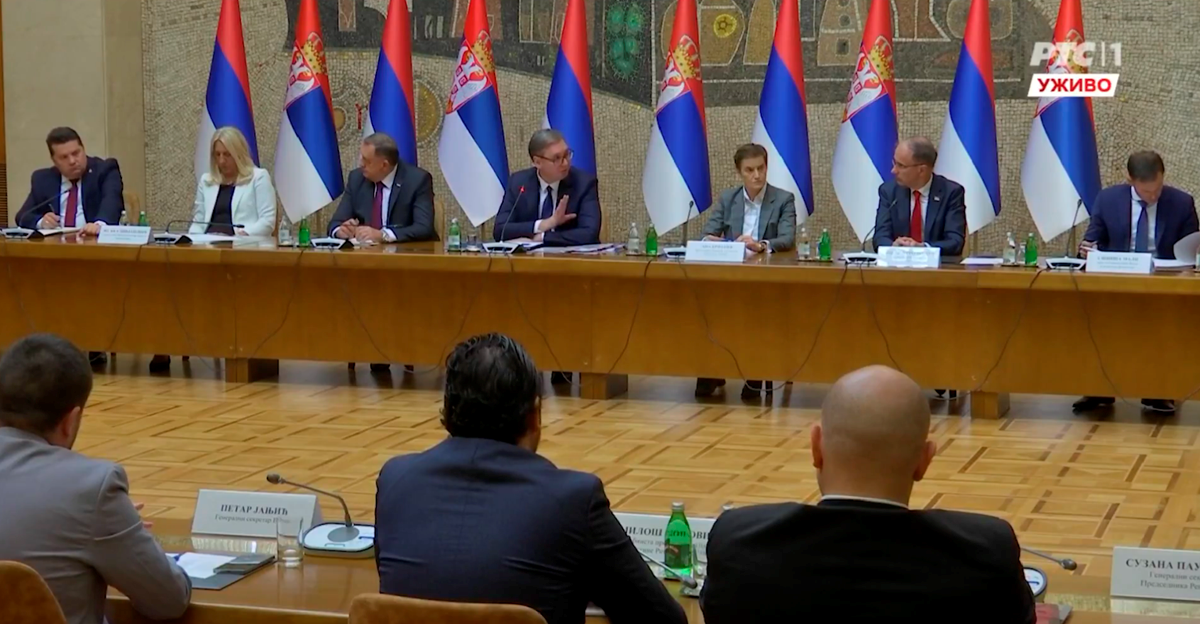 VIDEO Vučić srpskom premijeru: Đuro, nisam zadovoljan i to ću vam sad reći u lice
