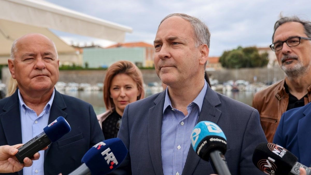 Bartulica: Budućnost je neizvjesna, treba birati ljude koji znaju što treba učiniti