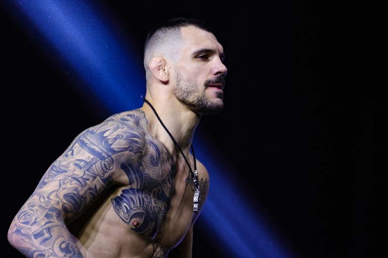 Srpska UFC zvijezda se zakačila s fanom: Dođi na trening da tebe probušim