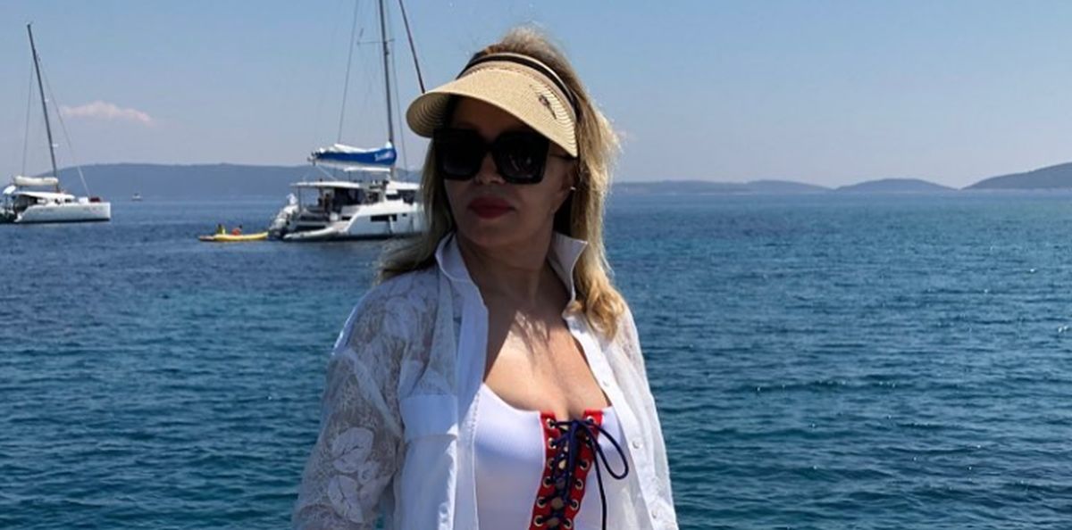 Neda Ukraden objavila fotku u badiću pa komentarom uništila hejtericu