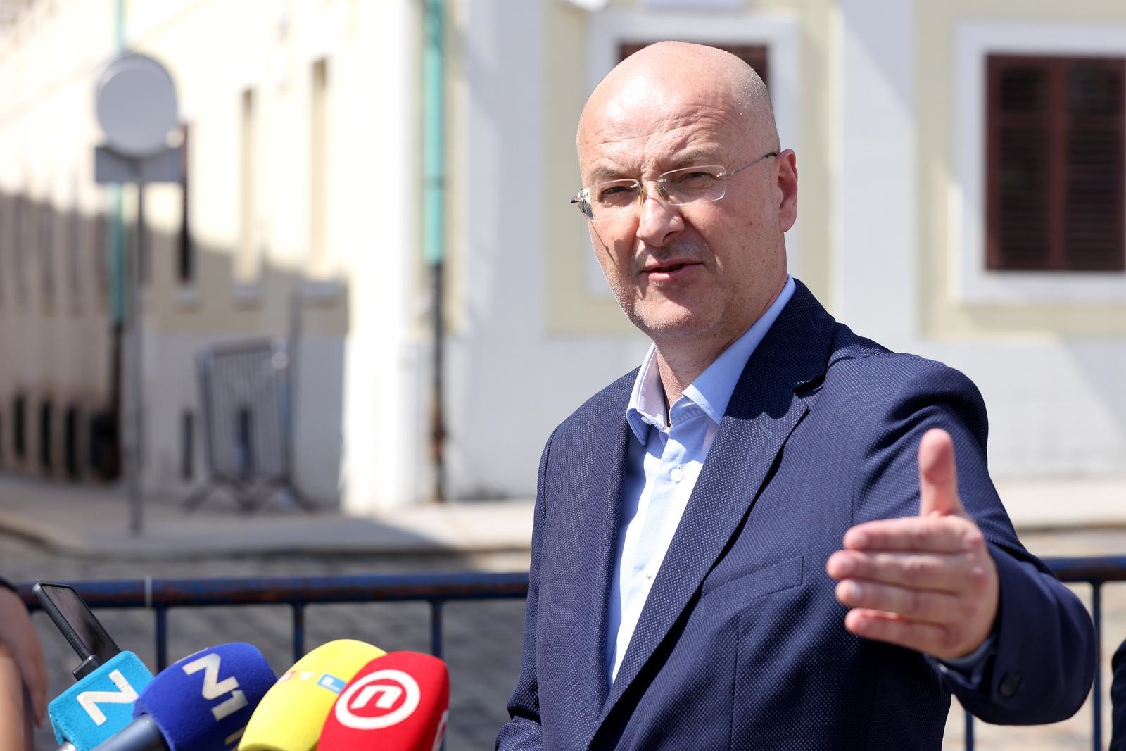 Radić Penavi: Čega se bojiš, prijatelju?