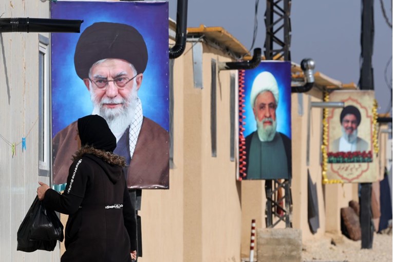 Iranska vlast u krizi zbog pobune. "Nije se urušio samo rijal, već i povjerenje"