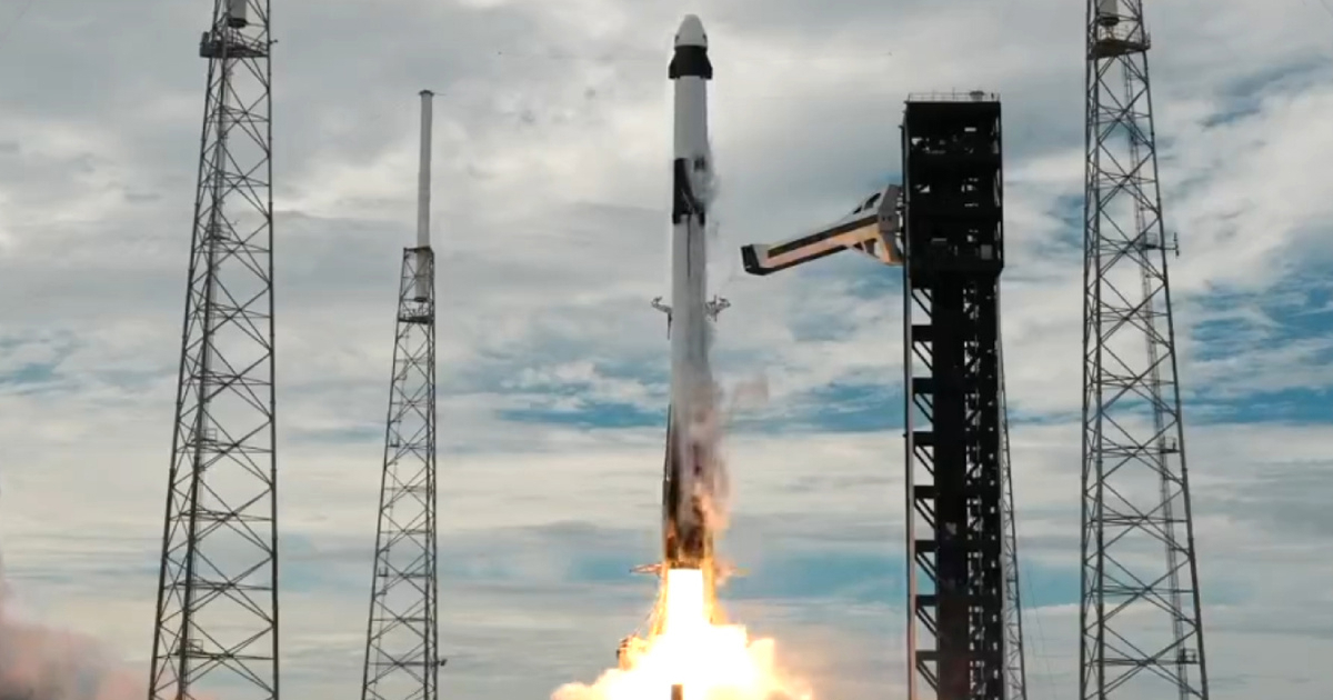SpaceX lansirao novu posadu prema ISS-u. Među njima Amerikanac, Kanađanin i Rus