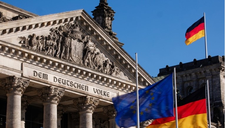 Njemački parlament danas glasa o "fiskalnoj bazuki". "Moramo djelovati odmah"