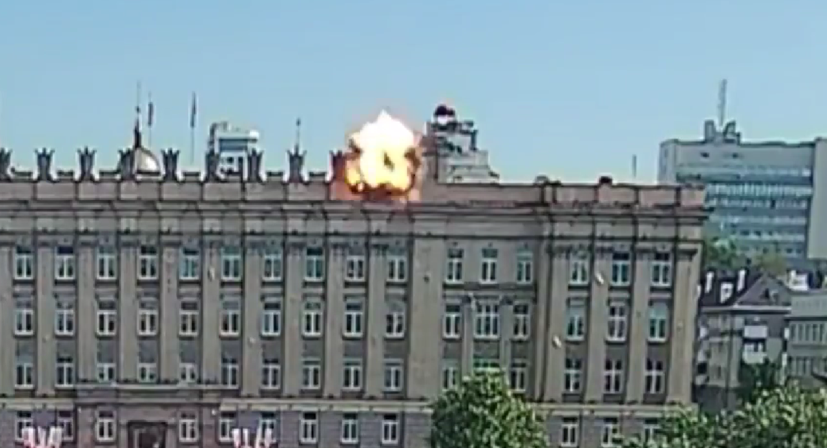 VIDEO Snimljen trenutak kad se dron zabio u vladinu zgradu u ruskom Belgorodu