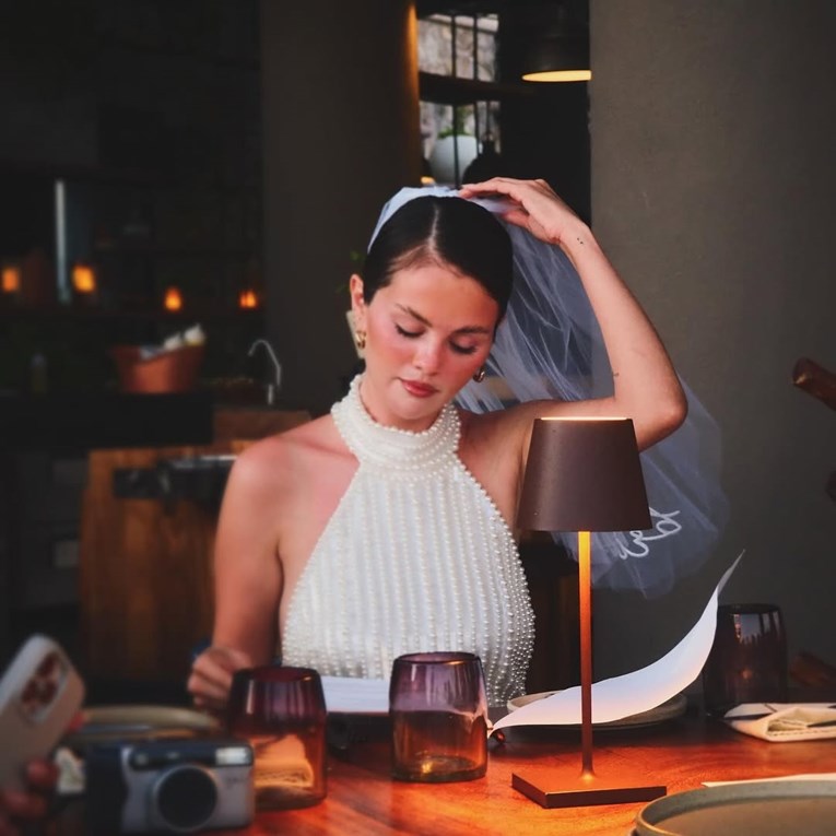 "Najljepša buduća mladenka": Selena Gomez u nikad ljepšoj haljini