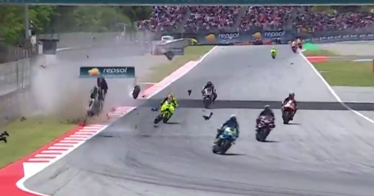 VIDEO Zastrašujuća nesreća u MotoGP-ju. U boksu se hvatali za glavu, utrka prekinuta