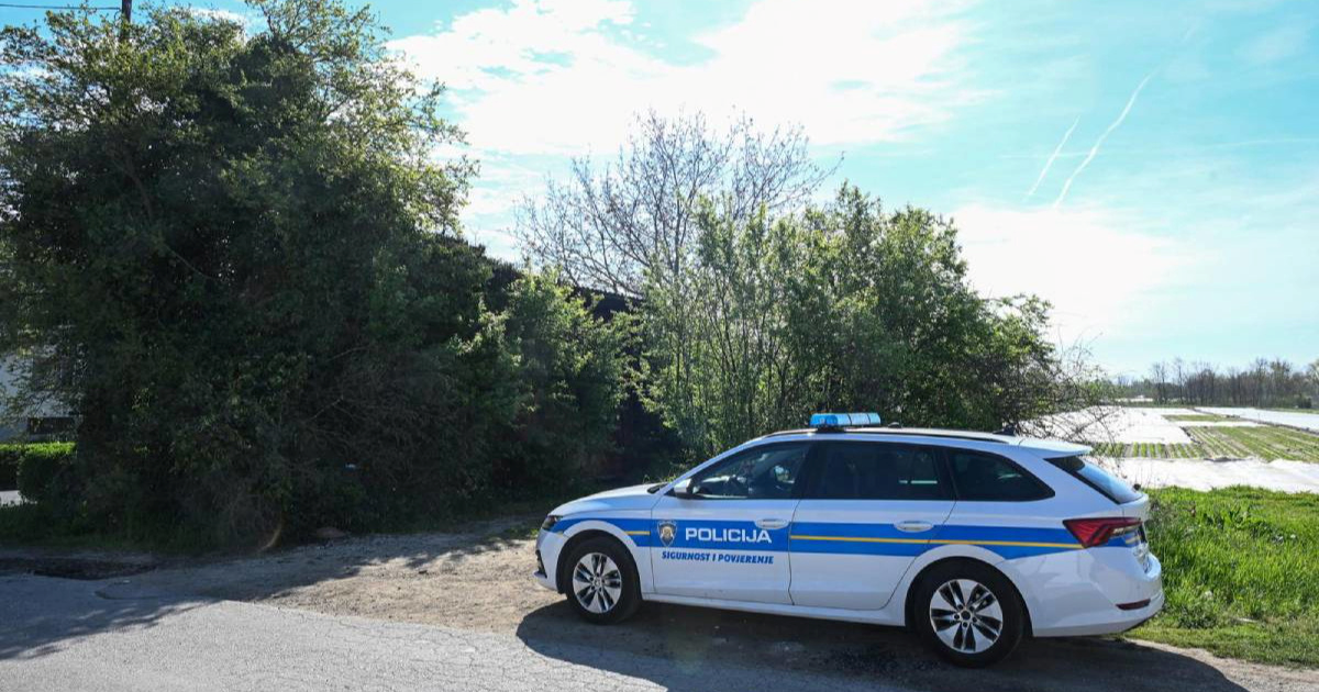 Kod Koprivnice vozio pijan, sletio s ceste i prevrnuo se na krov