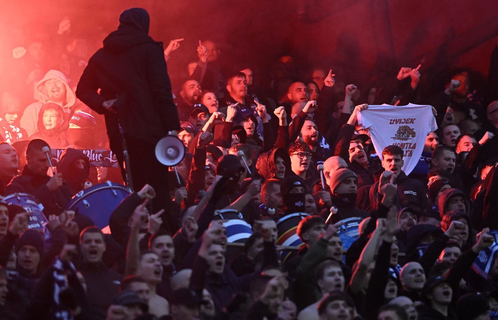 Prije i nakon derbija Dinama i Hajduka privedena 54 navijača