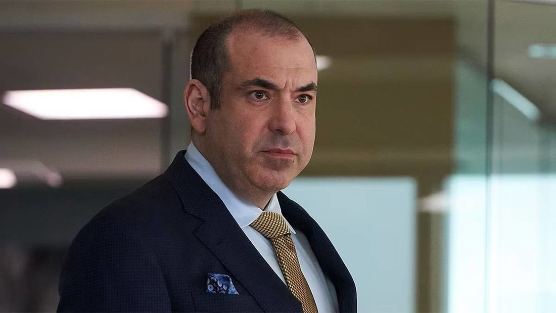 Louis Litt iz "Suitsa" više ne izgleda kao u seriji 🫣