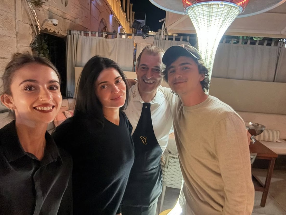 Kylie Jenner i Timothée Chalamet pozirali s osobljem restorana na Hvaru