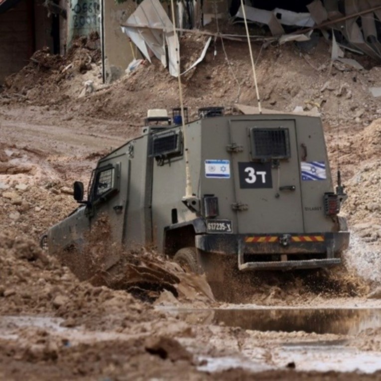 Trumpov šef diplomacije potpisao hitnu uredbu za vojnu pomoć Izraelu