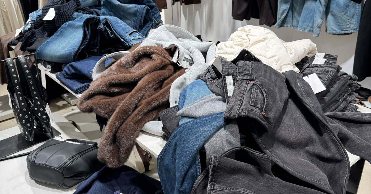 Jutros je u zagrebačkoj Zari na Ilici bila gužva. Navečer je nema, samo nered