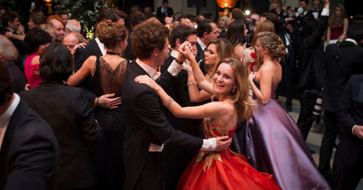 U Parizu održan još jedan Le Bal, okupila se djeca bogatih iz cijelog svijeta