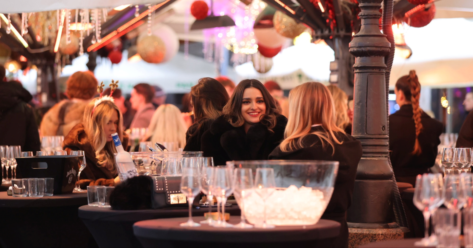 FOTO Zagrepčani se okupili na špici unatoč kiši