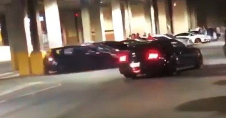 VIDEO Preplašio ga Ford Mustang pa se zabio u zid