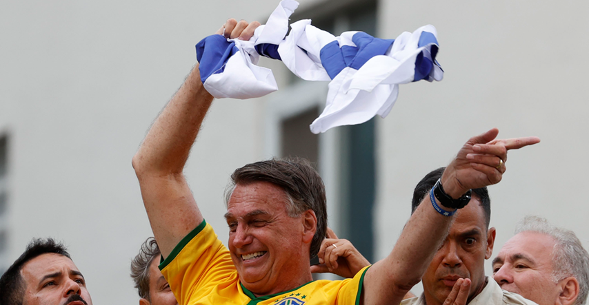 Deseci tisuća Brazilaca na ulicama. Bolsonaro u dresu mahao izraelskom zastavom