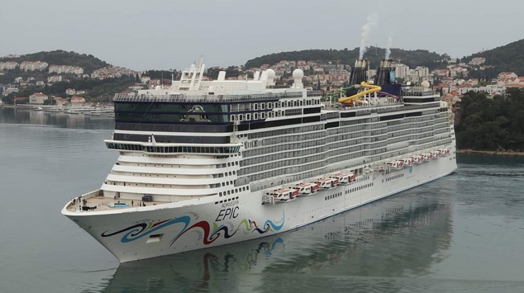 VIDEO Ovo je najveći kruzer koji je ikad uplovio u Dubrovnik