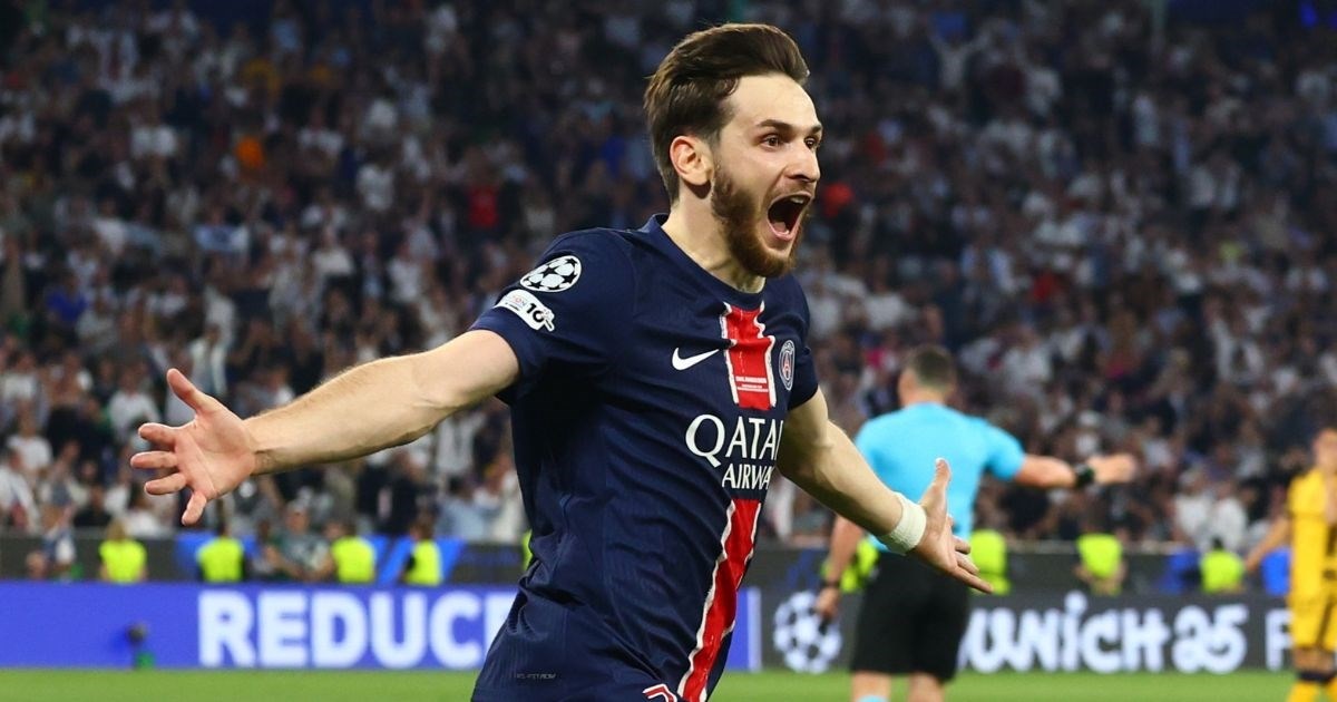 Nevjerojatna sezona Kvaratskhelije. Osvojio Serie A, Ligue 1, Kup i Ligu prvaka