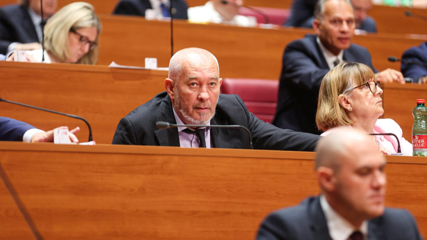 Predrag Mišić: Dabro je bećar. Moji roditelji su Srbi, i ja sam pjevao puno puta