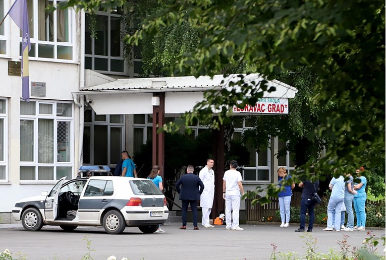 Uhićen otac učenika koji je upucao profesora u BiH. Dječak odveden na psihijatriju