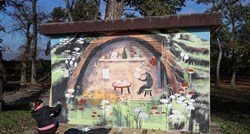 Umjetnica na Bundeku oslikava mural Ježeve kućice na trafostanici, ljudi oduševljeni