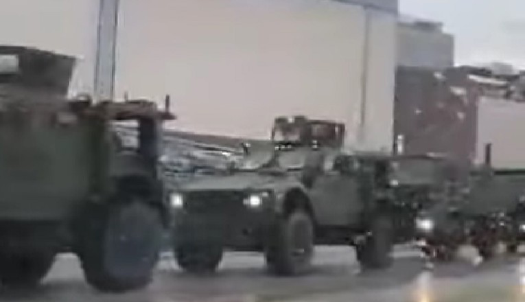 VIDEO Velika kolona vojnih vozila prošla kroz Split. Evo o čemu se radi