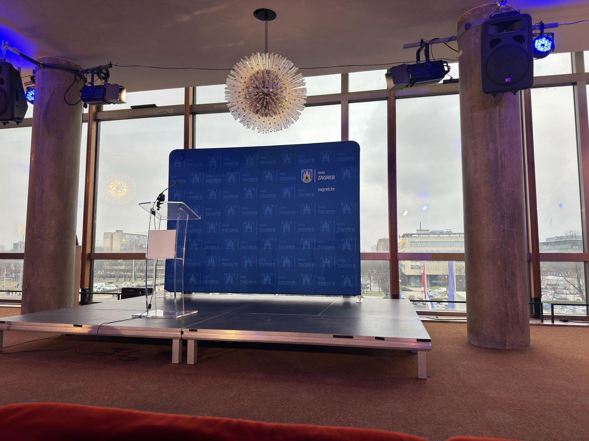 USKORO UŽIVO Tomašević presicu prebacio u Lisinski zbog dojava o bombama