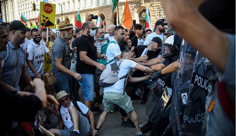 Veliki prosvjedi u Bugarskoj, oko 45 ljudi završilo u bolnici