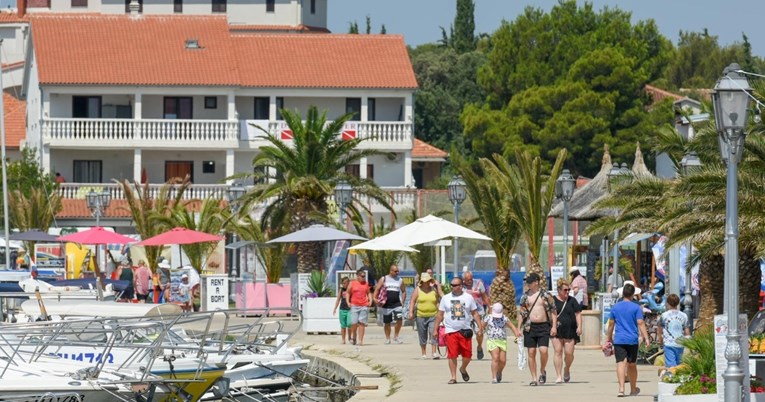 Tihomir je porodio suprugu pokraj kuće u Pakoštanima: "Sve je trajalo desetak minuta"