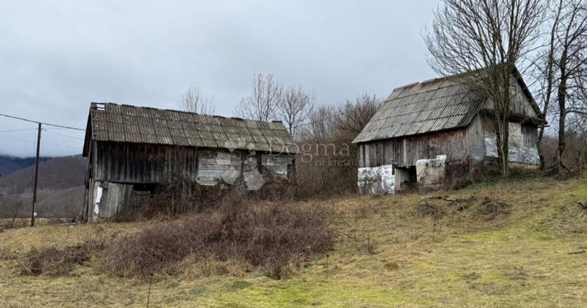 U Lici se prodaje seosko imanje u Lici s potokom. Cijena? 99.000 eura