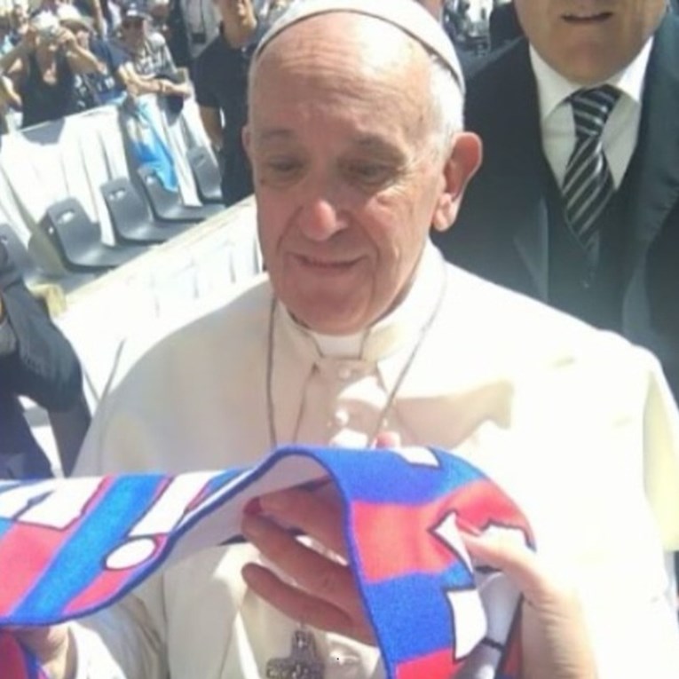 Hajduk se oprostio od Pape objavom njegove fotografije s Hajdukovim šalom