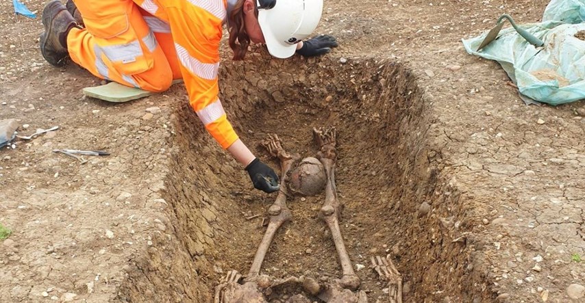 Arheolozi u Engleskoj pronašli 40 drevnih kostura s lubanjama između nogu