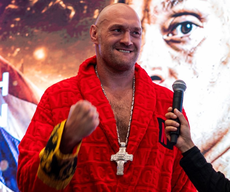 Fury u bizarnom meču bez prijenosa i pred 1.500 gledatelja prebio Poljaka