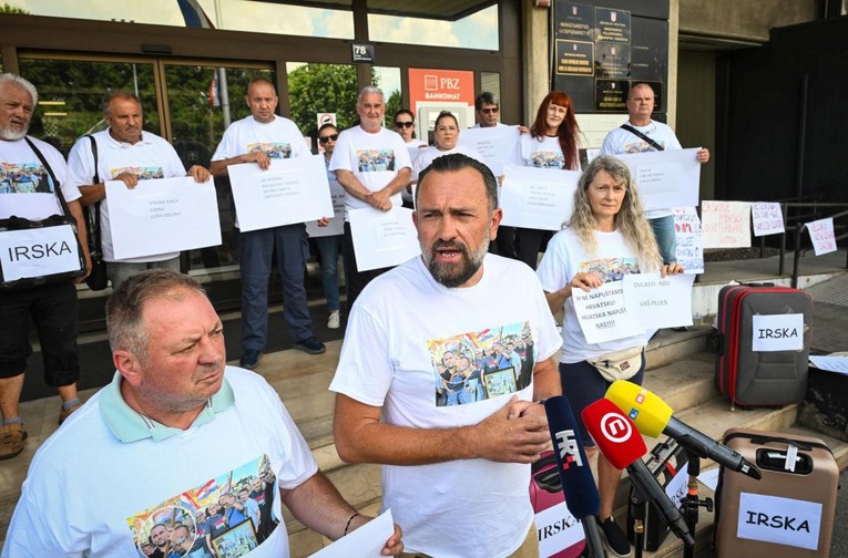 Veterinari prosvjedovali ispred ministarstva. "Nećemo u Irsku"