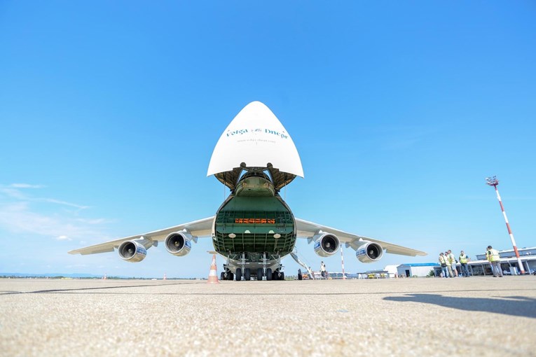 VIDEO Jedan od najvećih aviona na svijetu u Zagreb donio motor ruske nuklearke