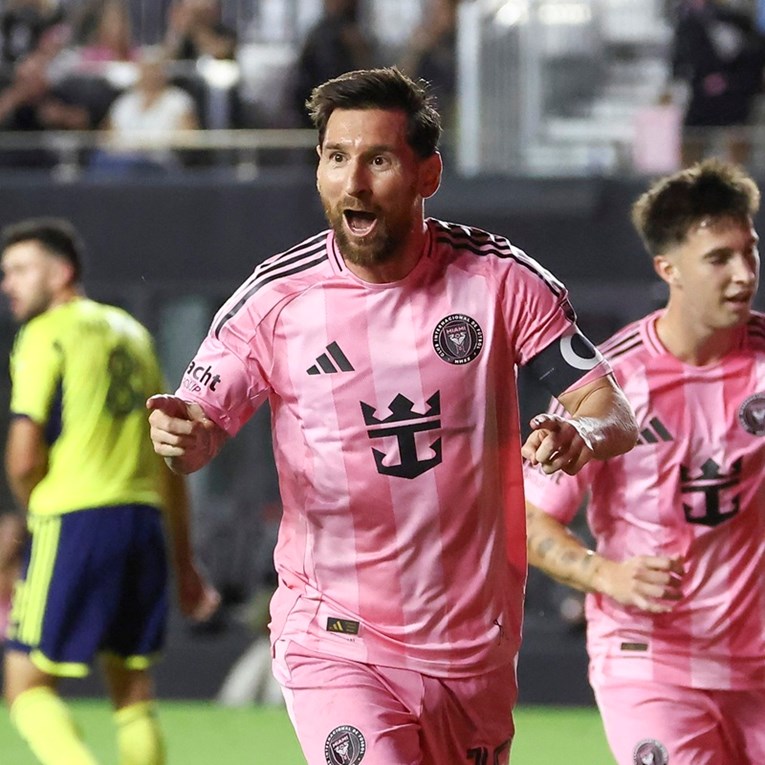 S 38 godina do 890 golova. Messi mlađi od Ronalda stigao do te brojke