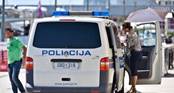 Slovenka u Poreču grizla policajce za noge: "Je*at ću majku onome tko me vezao"