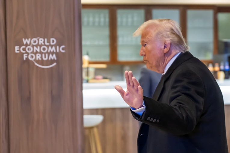 Trump: Ako Kanada sklopi dogovor s Kinom, odmah joj uvodimo carine od 100%