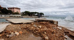 Olujno jugo razbilo kupalište u Opatiji. Štete i na crikveničko-vinodolskoj rivijeri