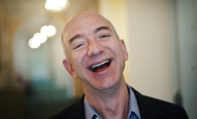 Bezos na novoj prodaji dionica Amazona zaradio 3 milijarde dolara