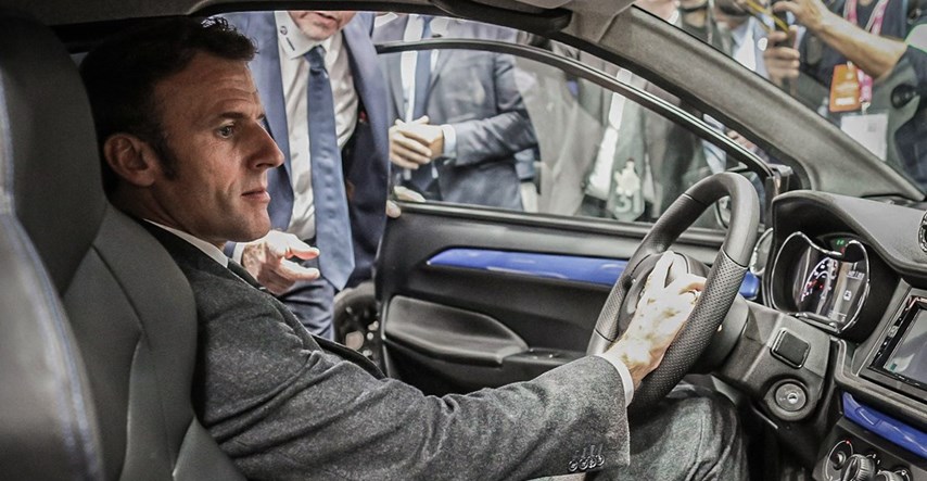 U Parizu otvoren salon automobila bez glavnih svjetskih igrača, stigao i Macron