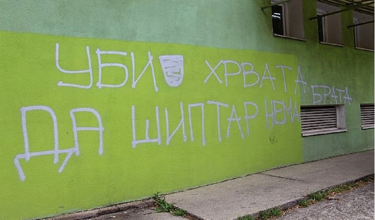 U Novom Sadu osvanuo grafit "Ubij Hrvata da šiptar nema brata"