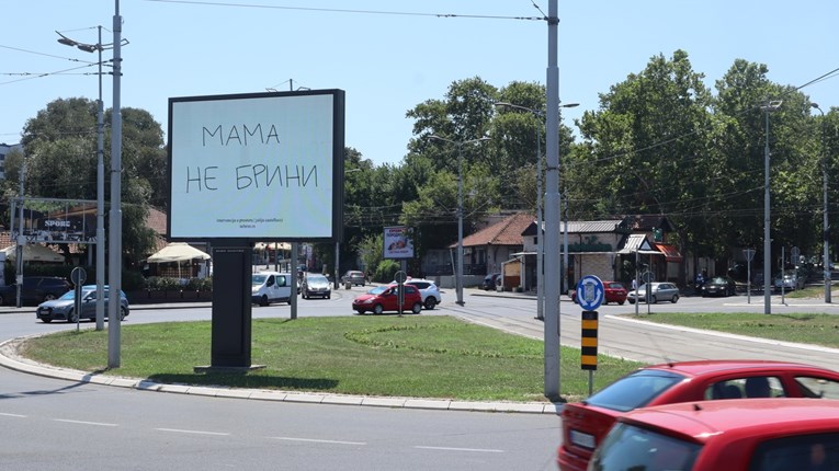 Po Beogradu osvanuli billboardi s natpisima kao "Mama, ne brini". Evo o čemu se radi